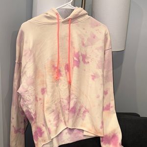 Oversized cropped hoodie